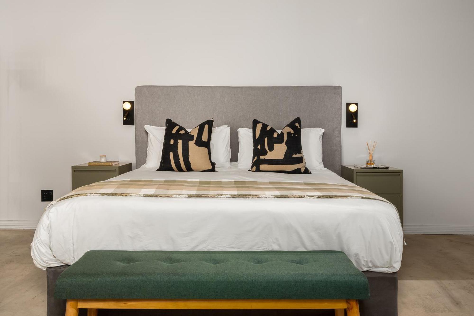 Neighbourgood Loop Street Hotel Cape Town Room photo