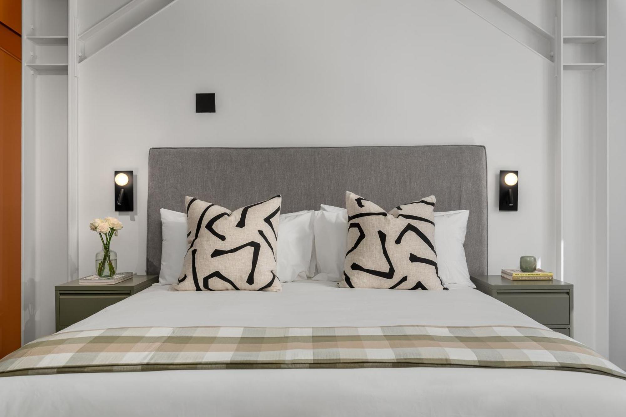 Neighbourgood Loop Street Hotel Cape Town Room photo